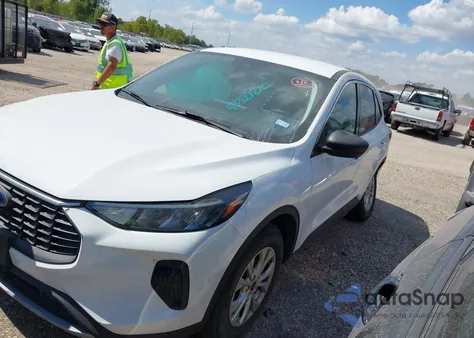 2024 Ford Escape Active z USA, uszkodzony, nr VIN 1FMCU0GN8RUA82631